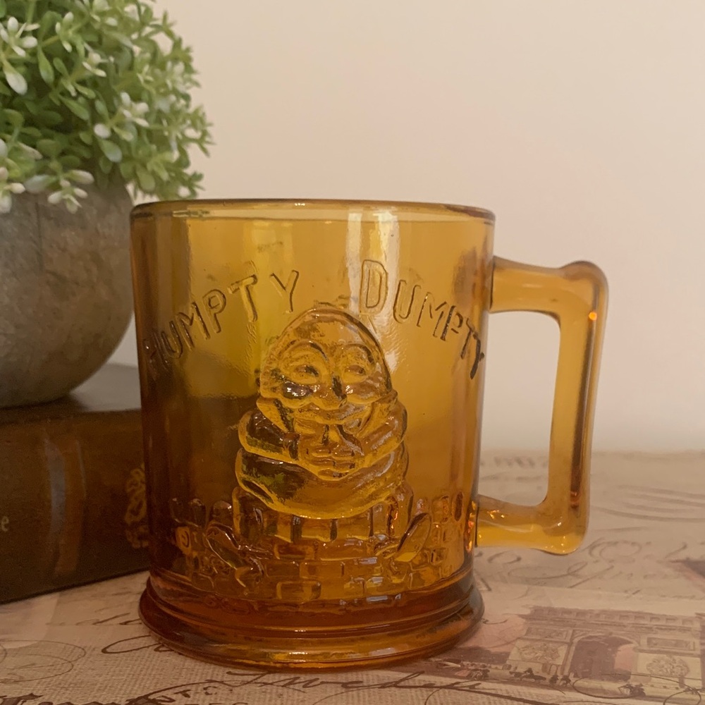 Vintage Tiara Humpty Dumpty & Tom Tom Piper Glass Mug (Amber)